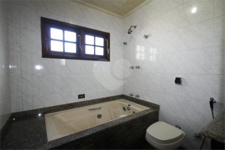 Casa à venda com 5 quartos, sendo 3 suítes, em Jardim São Bento, São Paulo, SP