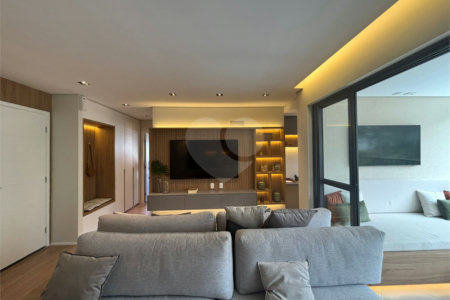 Apartamento à venda com 3 suítes em Vila Andrade, São Paulo, SP