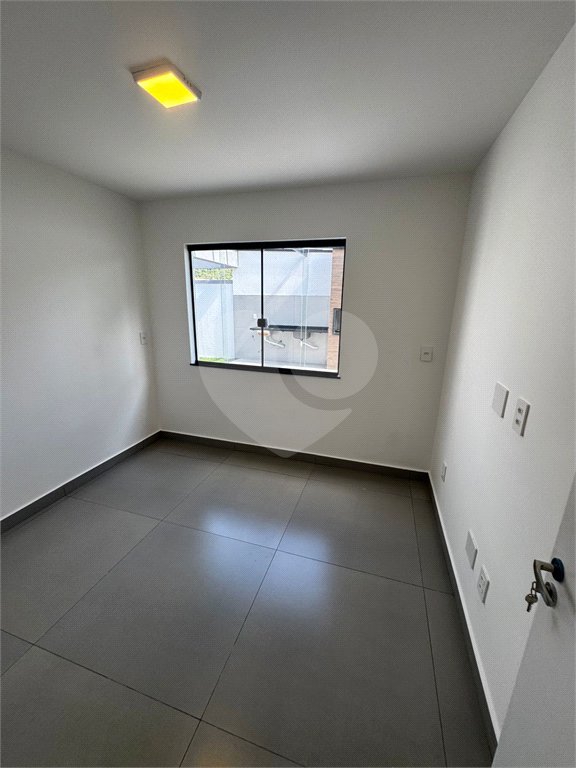 Casa à venda com 3 quartos, sendo 1 suíte, no condomínio Parque Guará, Rio de Janeiro - RJ