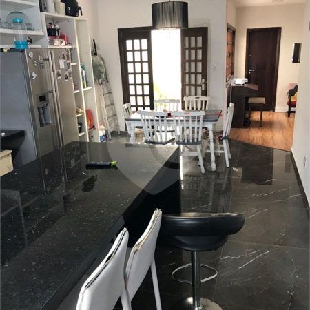 Sobrado à venda com 3 suítes em Vila Oliveira, Mogi das Cruzes, SP