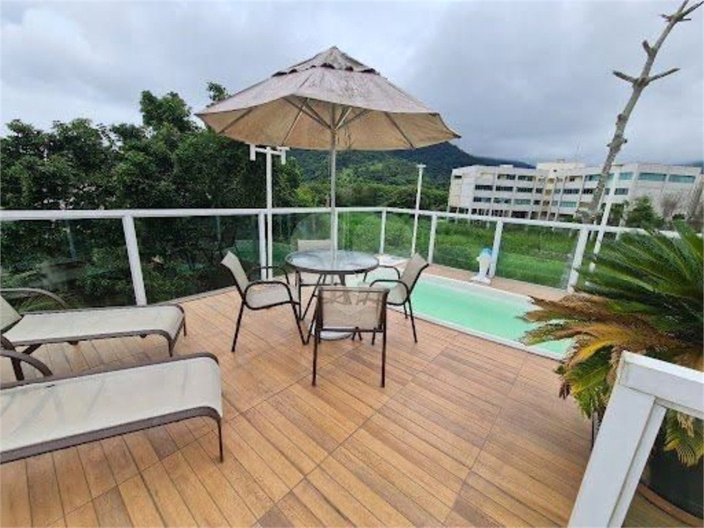 Casa para alugar com 5 suítes no condomínio Recanto das Garças V, Cotia - SP