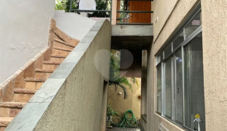 Sobrado à venda com 5 quartos, sendo 2 suítes,  em Jardim São Bento, São Paulo, SP