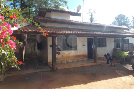 Casa à venda com 2 quartos, sendo 1 suíte, em Campos de Atibaia, Atibaia, SP
