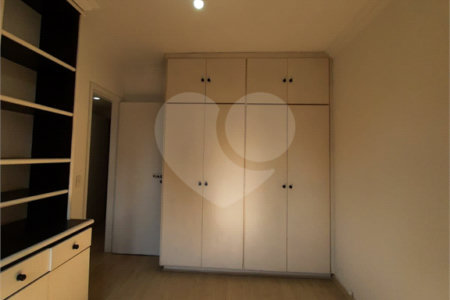 Apartamento à venda com 3 quartos, sendo 1 suíte, em Vila Andrade, São Paulo, SP