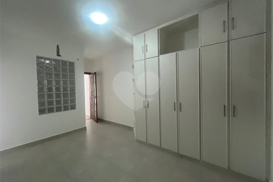 Sobrado à venda com 3 quartos, sendo 1 suíte, em Tremembé, São Paulo, SP