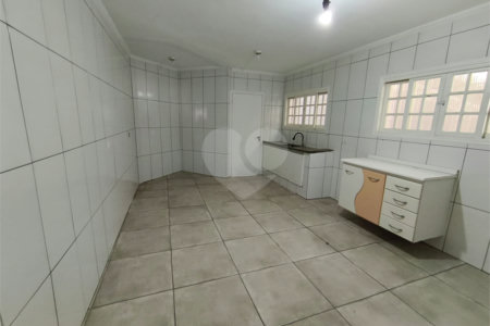 Sobrado à venda com 3 quartos, sendo 1 suíte, em Vila Nivi, São Paulo, SP