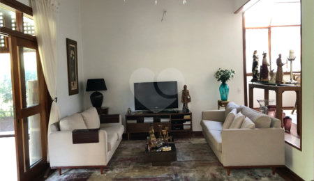 Casa à venda com 4 quartos, sendo 1 suíte, no condomínio Ypê Branco II, São Paulo - SP