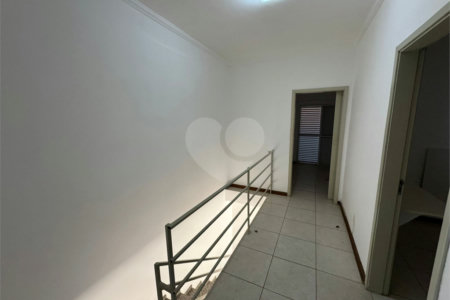 Casa á venda, com 3 dormitórios, no bairro Planalto paraíso em São Carlos.