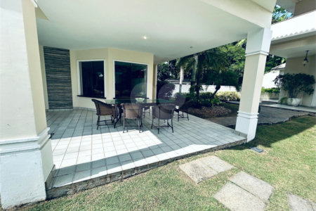 Casa à venda com 8 quartos, sendo 7 suítes, em Barra da Tijuca, Rio de Janeiro, RJ