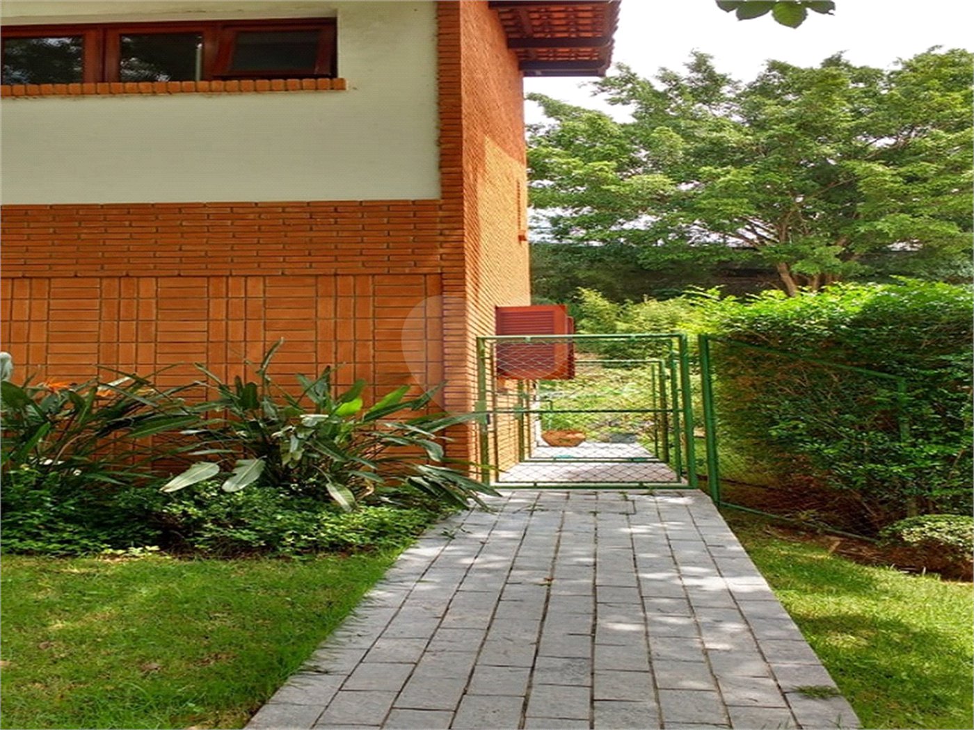Casa à venda com 4 quartos, sendo 2 suítes,  no condomínio Ypê Branco I, São Paulo - SP