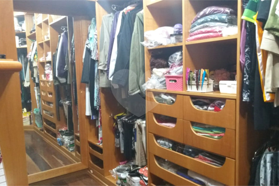 Sobrado à venda com 6 quartos, sendo 1 suíte,  no Brasilândia, São Paulo, SP