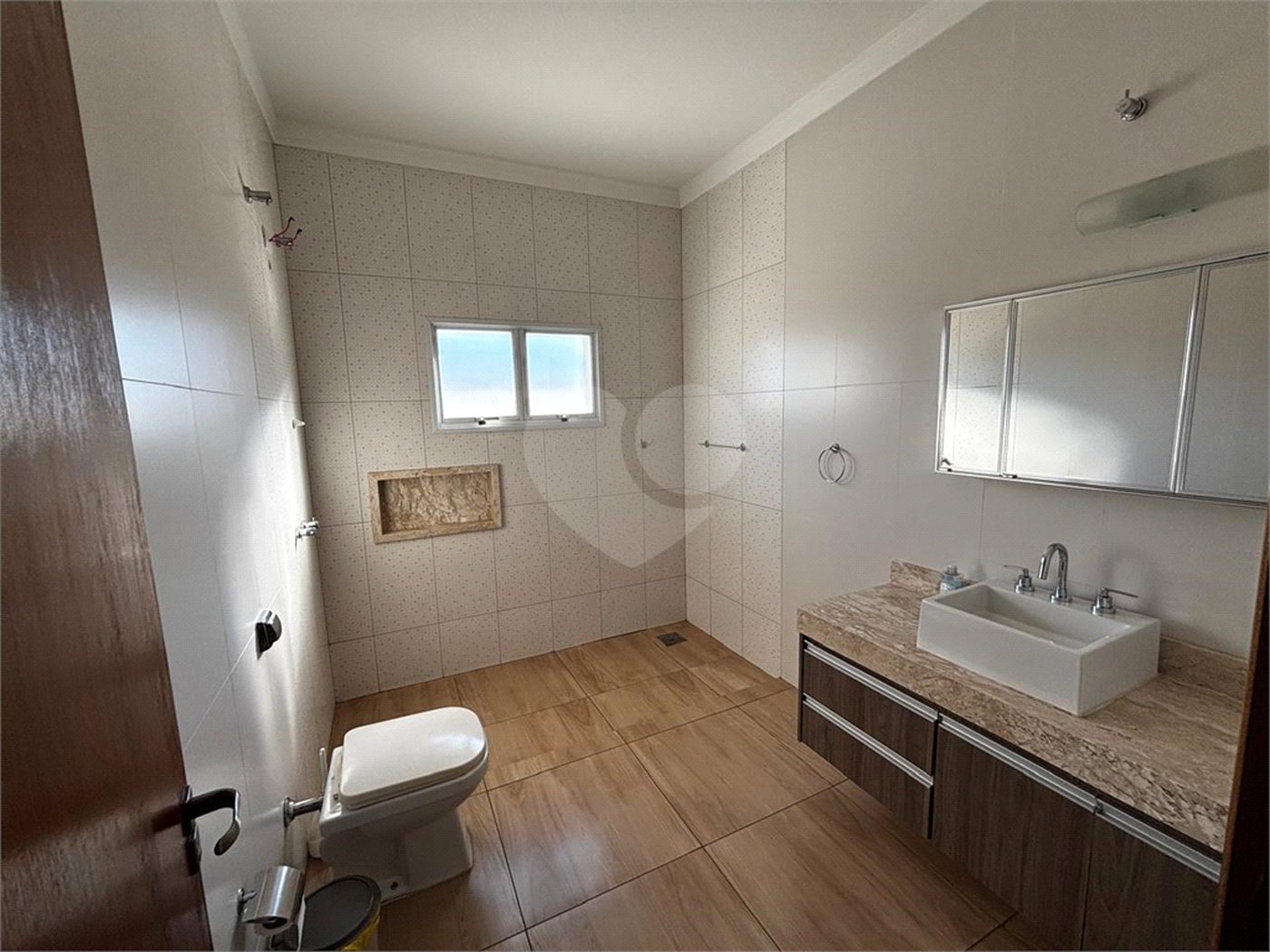 Casa à venda com 2 quartos, sendo 1 suíte, no condomínio Residencial Lagos D Icarai, Salto - SP