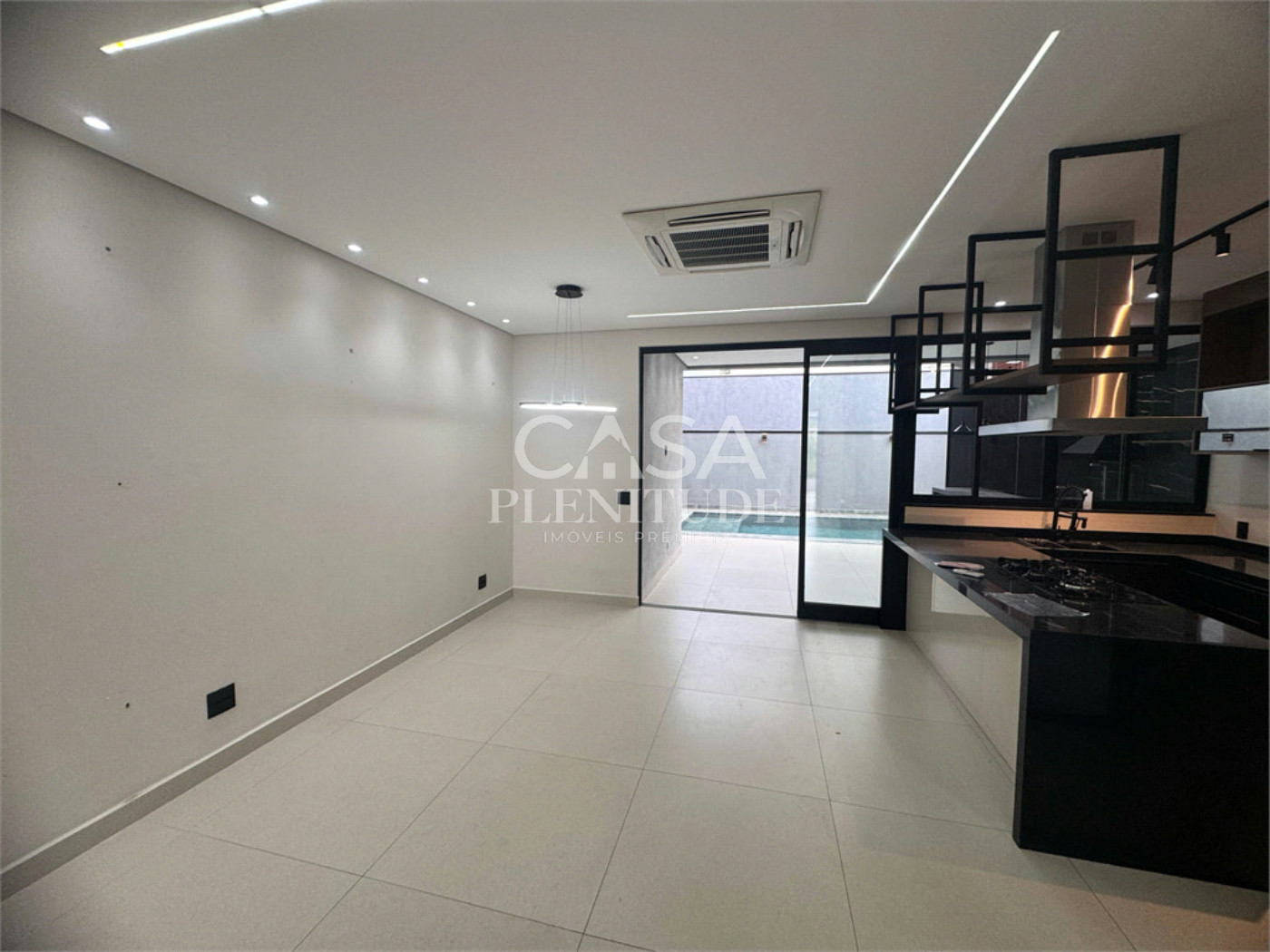 Casa em condomínio à venda com 3 suítes em Wanel Ville, Sorocaba, SP