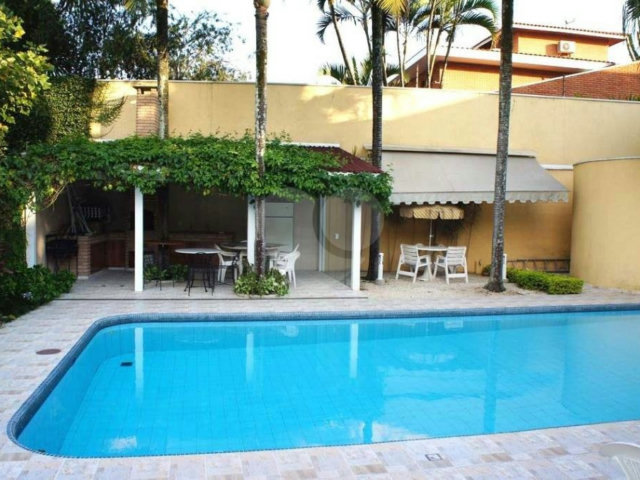 Casa Térrea à venda com 4 suítes em Jardim Cordeiro, São Paulo, SP