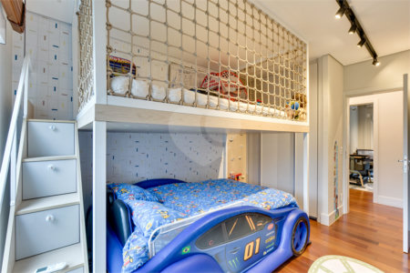 Casa à venda com 4 suítes no condomínio Jardim Flora, São Paulo - SP