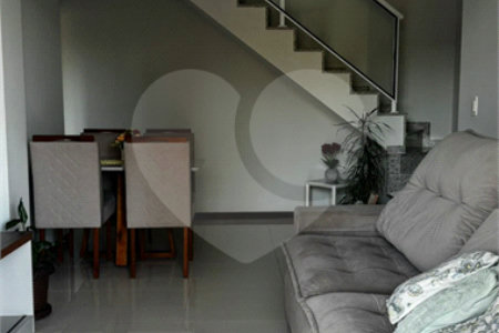 Casa em condomínio à venda com 4 quartos, sendo 2 suítes, em Palmeiras, Cabo Frio, RJ