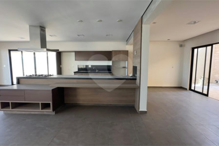 Casa à venda com 6 quartos, sendo 3 suítes, no condomínio Jardim Vila Paradiso, Indaiatuba - SP