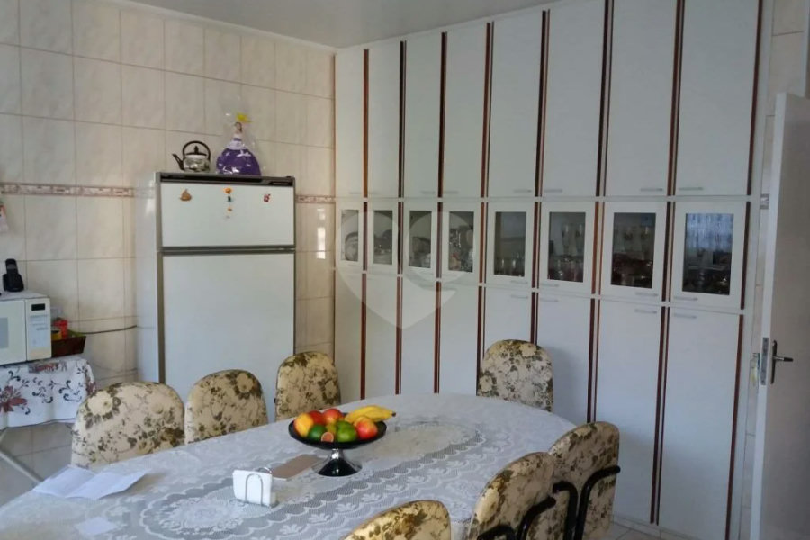 Sobrado à venda com 3 quartos, sendo 1 suíte, em Tremembé, São Paulo, SP