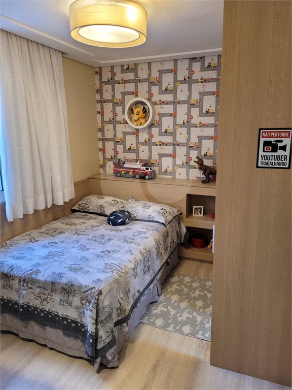 Sobrado à venda com 3 suítes em Horto, São Paulo, SP