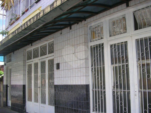 Sobrado à venda com 3 quartos em Carandiru, São Paulo, SP
