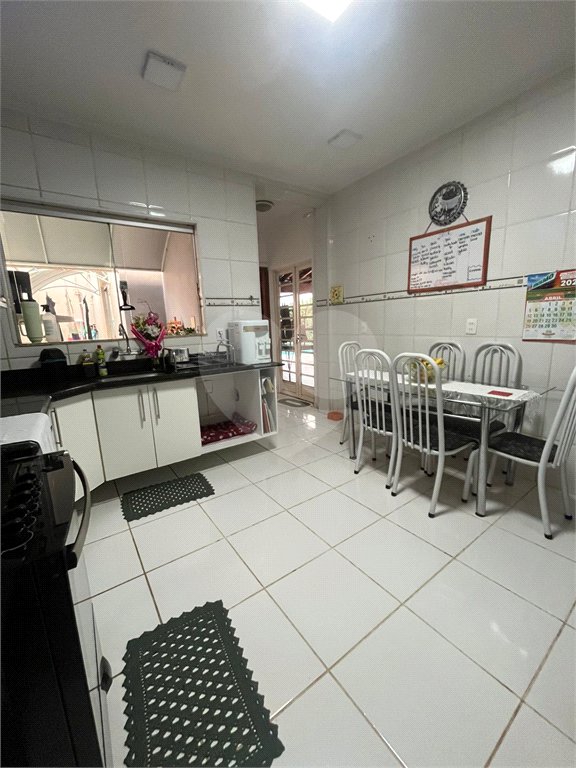 Casa à venda com 4 quartos, sendo 1 suíte, em Vila Santa Maria (vila Xavier), Araraquara, SP