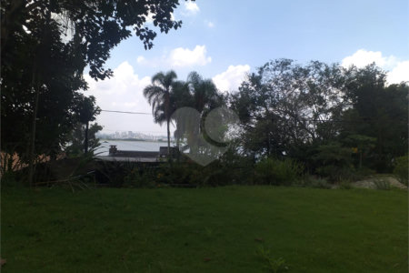 Casa de Vila à venda com 4 suítes em Guarapiranga, São Paulo, SP