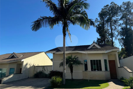 Casa à venda com 3 quartos, sendo 1 suíte, em Jardim Santa Bárbara, Atibaia, SP