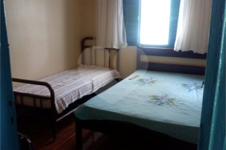 Chácara à venda com 5 quartos, sendo 2 suítes,  no Centro, Sarapuí, SP