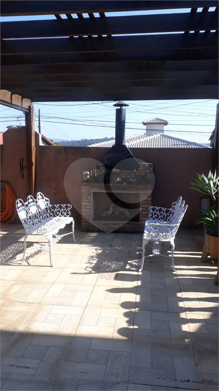 Sobrado à venda com 5 quartos, sendo 3 suítes, em Jardim dos Pinheiros, Atibaia, SP