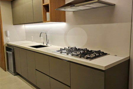 Apartamento à venda com 3 suítes em Mirandópolis, São Paulo, SP