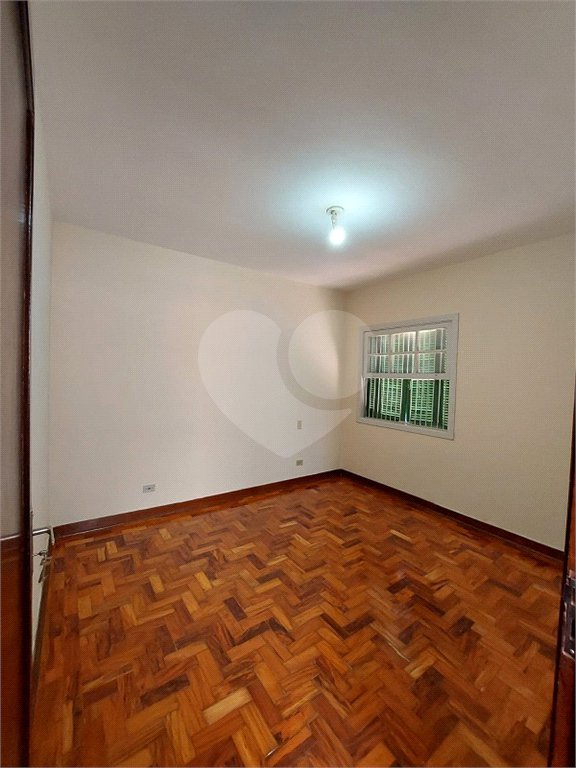 Sobrado à venda com 3 quartos em Vila Gumercindo, São Paulo, SP