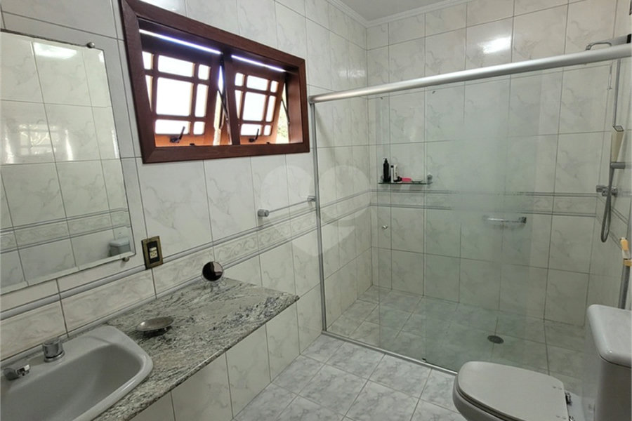 Casa à venda com 4 quartos, sendo 2 suítes, no condomínio Alpes da Cantareira, Mairiporã - SP