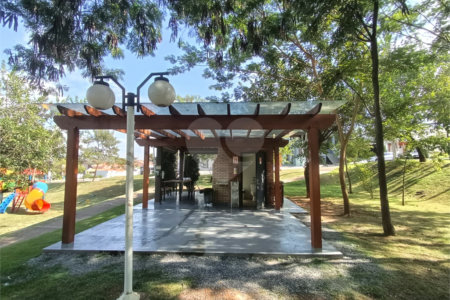 Casa à venda com 3 quartos, sendo 1 suíte,  no condomínio Ipes 2, Tatuí - SP