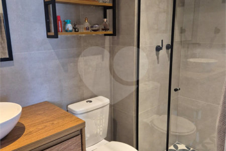 Apartamento à venda com 2 quartos, sendo 1 suíte,  em Quarta Parada, São Paulo, SP