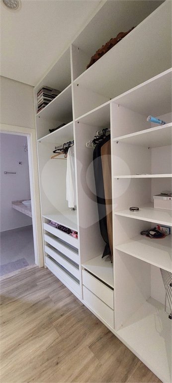 Casa à venda com 3 suítes no condomínio Figueira Garden, Atibaia - SP