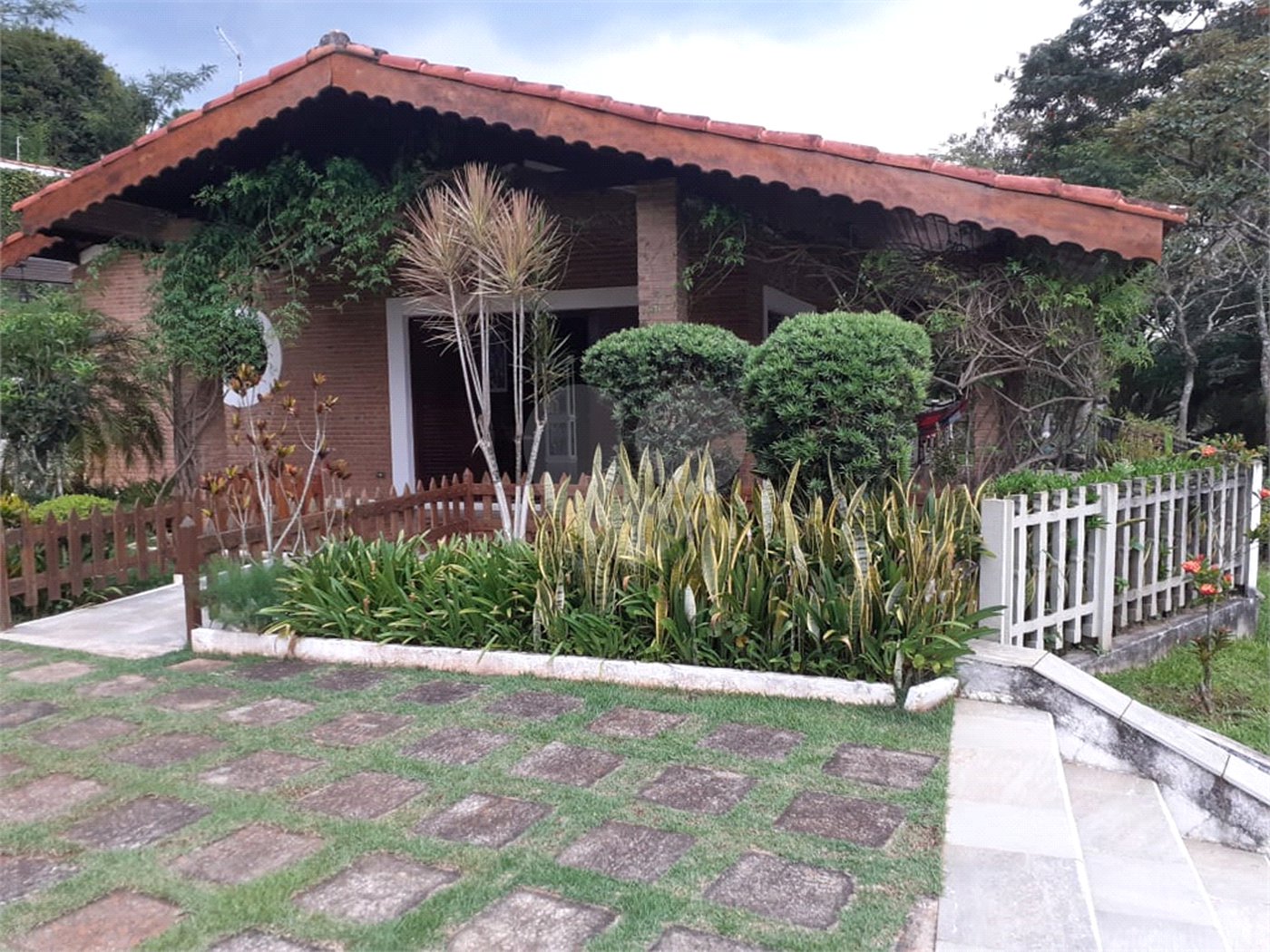 Casa à venda com 8 quartos, sendo 2 suítes, em Serra da Cantareira, Mairiporã, SP
