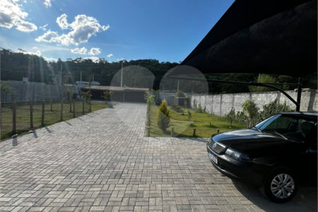 Chácara à venda com 6 quartos, sendo 1 suíte, em Jardim Estância Brasil, Atibaia, SP