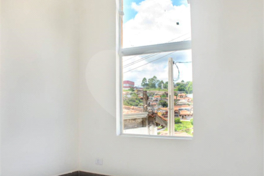 Sobrado à venda com 3 quartos, sendo 1 suíte,  em Serra da Cantareira, Mairiporã, SP