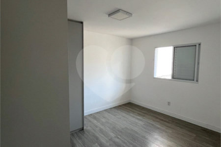Sobrado à venda com 3 quartos em Parada Inglesa, São Paulo, SP