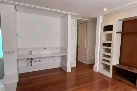 Sobrado à venda ou para alugar com 7 quartos, sendo 4 suítes, em Cidade Jardim, São Paulo, SP