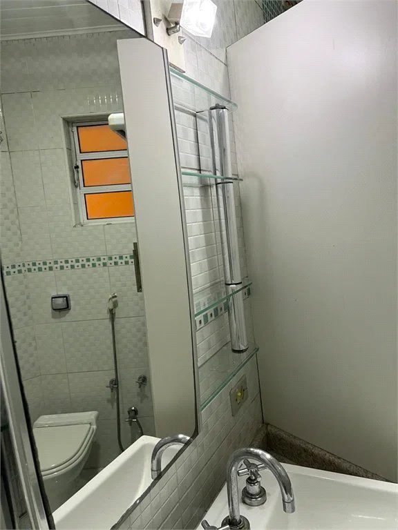 Sobrado à venda com 5 quartos, sendo 2 suítes, em Vila Universitária, São Paulo, SP