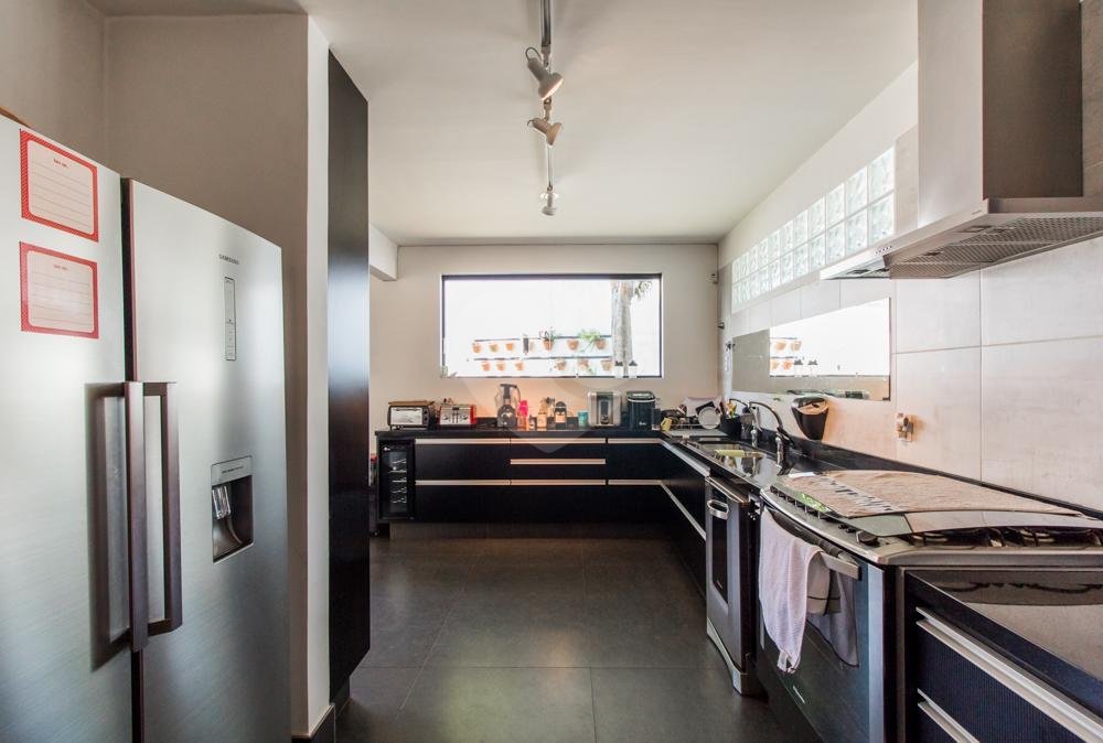 Casa à venda com 4 suítes em Jardim Marajoara, São Paulo, SP