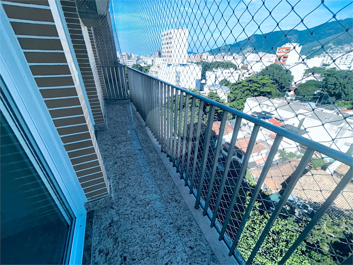 Apartamento à venda com 2 quartos, sendo 1 suíte, em Grajaú, Rio de Janeiro, RJ