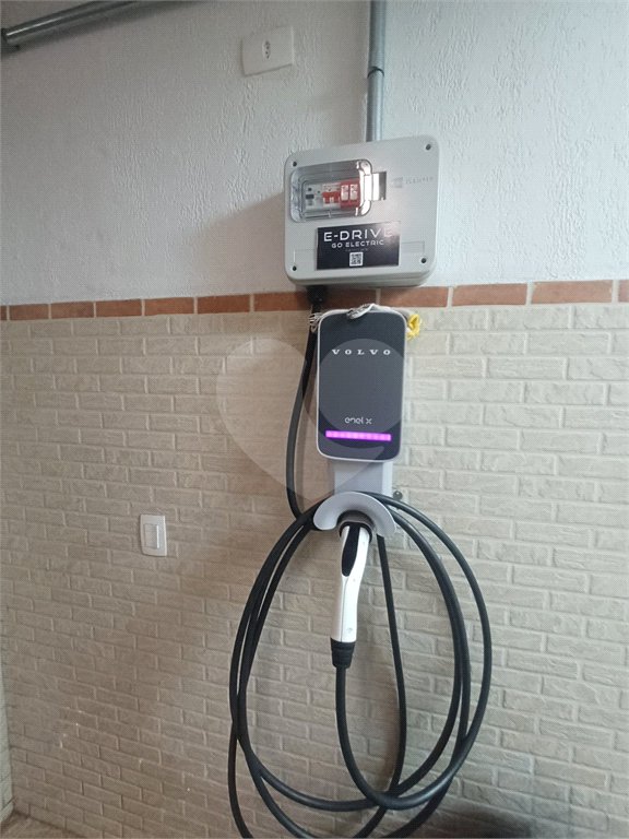Sobrado à venda com 4 suítes em Horto, São Paulo, SP
