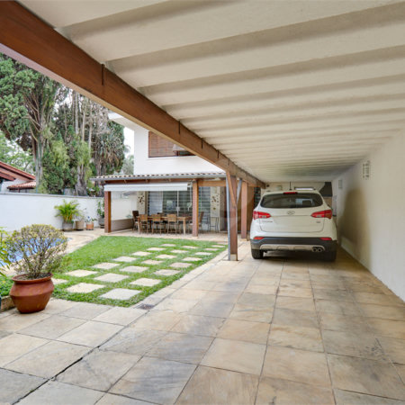 Sobrado à venda com 4 quartos, sendo 1 suíte, em Granja Julieta, São Paulo, SP