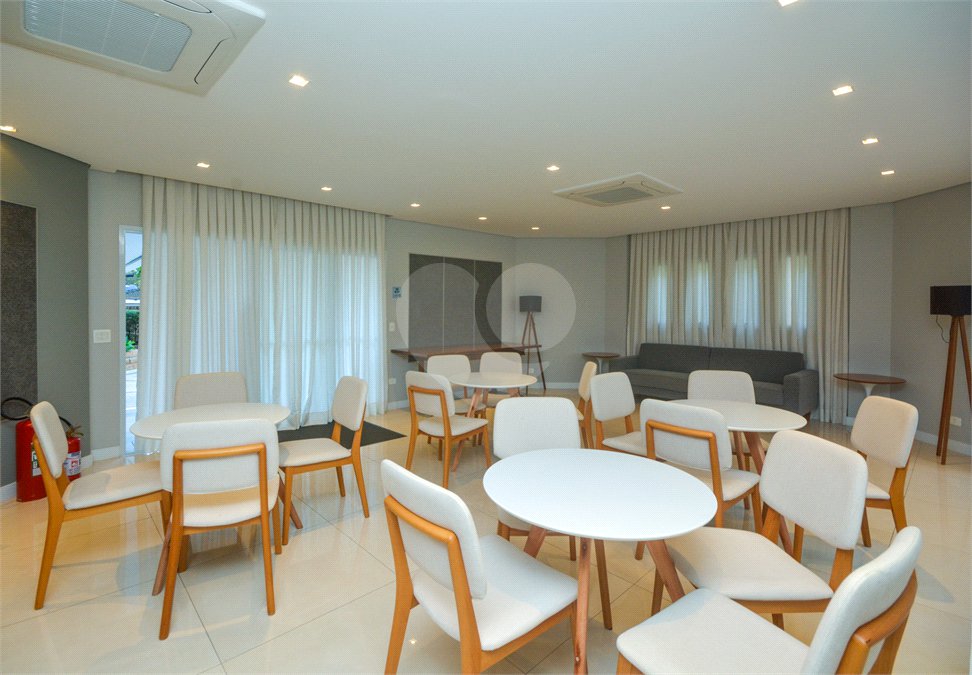 Apartamento à venda com 4 quartos, sendo 1 suíte, em Moema, São Paulo, SP