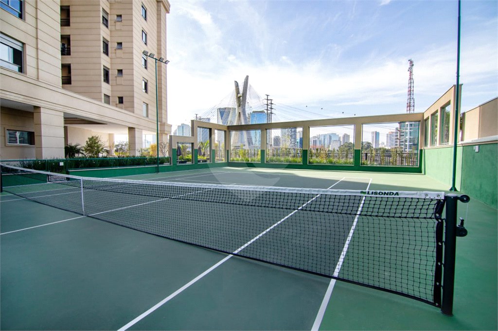 Apartamento à venda com 4 suítes em Real Parque, São Paulo, SP