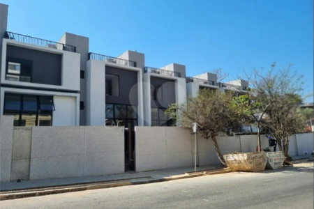 Casa à venda com 3 quartos, sendo 1 suíte, no condomínio : Cube XL Vila Madalena, São Paulo - SP