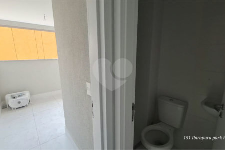 Apartamento à venda com 3 suítes em Moema, São Paulo, SP