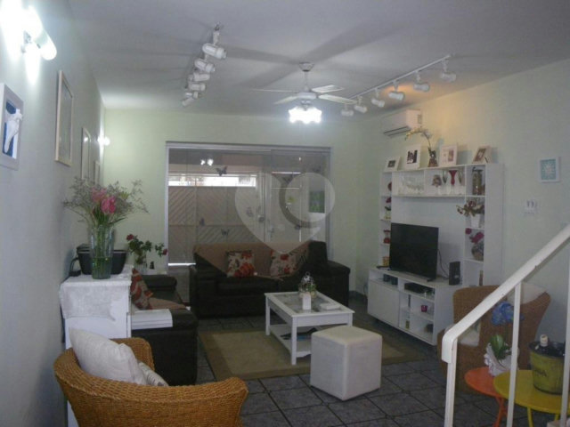 Sobrado à venda com 3 quartos, sendo 1 suíte,  em Chácara Santo Antônio, São Paulo, SP